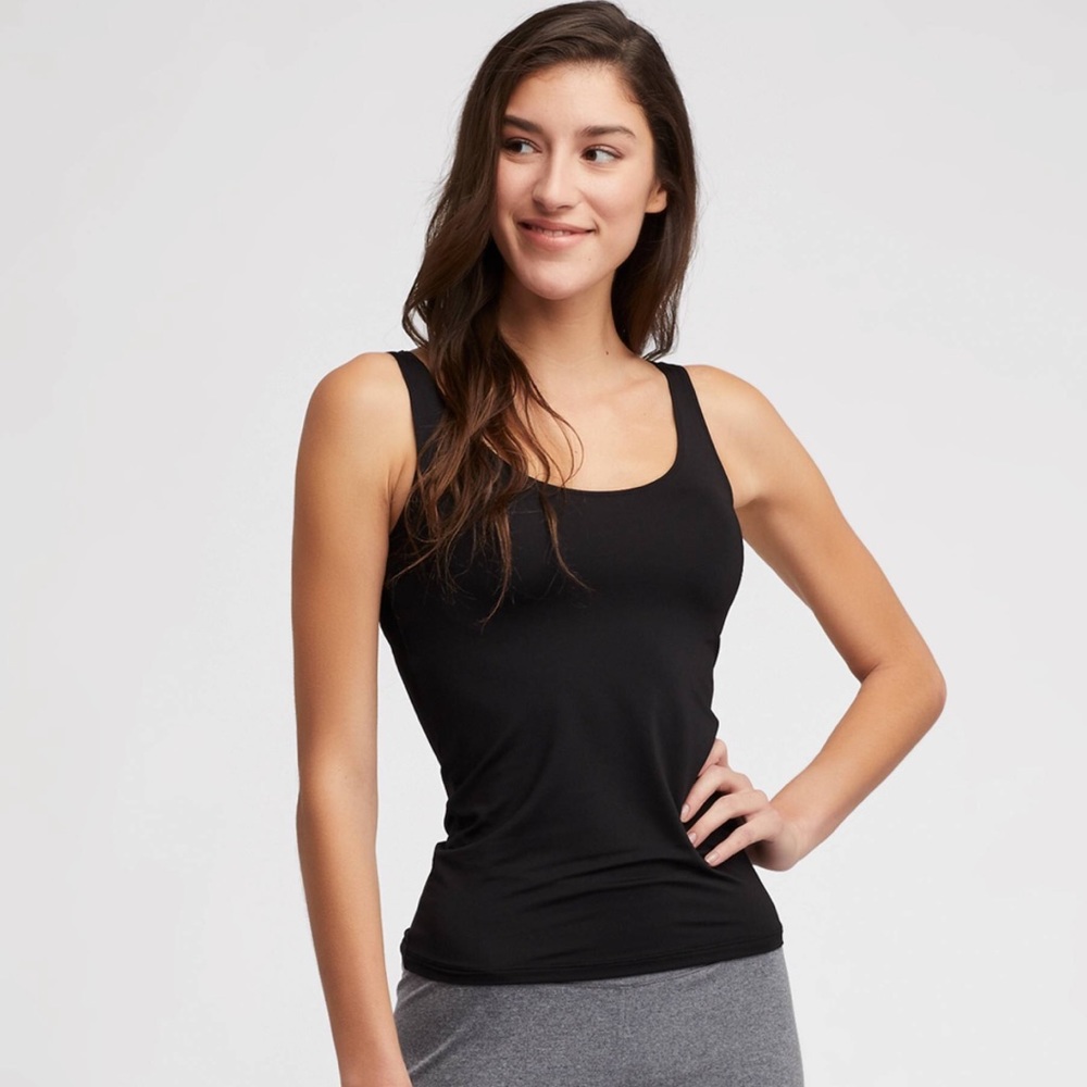 NEW Uniqlo WOMEN AIRism Sleeveless Top